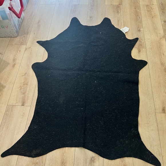 Cowhide Pattern Rug - Picture 6 of 7